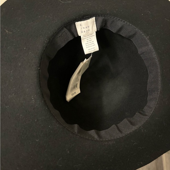 Fall floppy hat - Picture 2 of 2